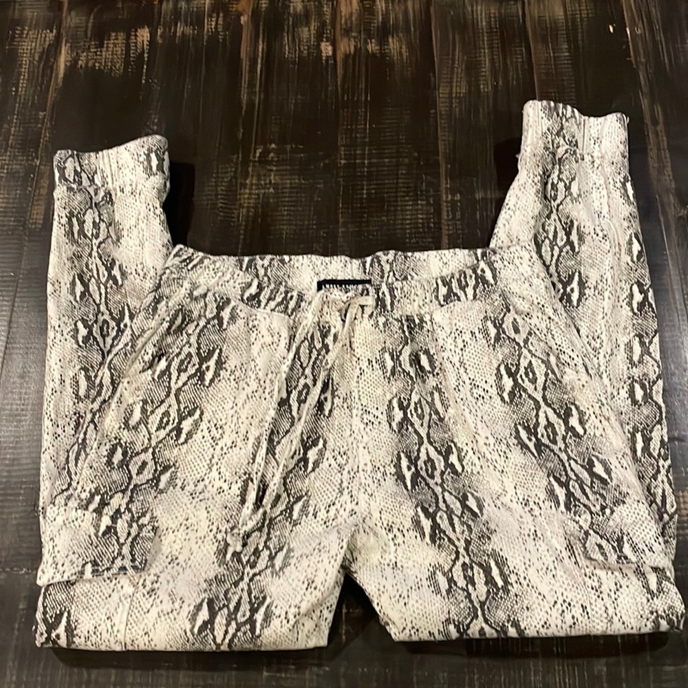 Womens snake print pants size XL nwot